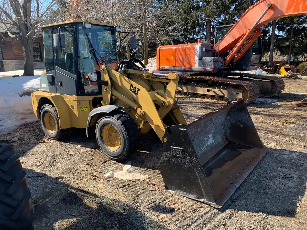 Gallery image 1 for Used 2005 Caterpillar 904B Wheel Loader