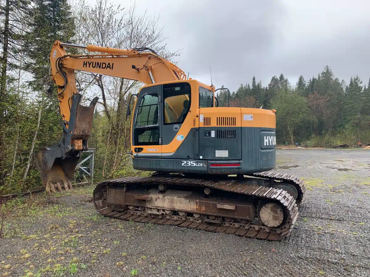 Gallery image 1 for 2012 Hyundai Ind ROBEX 235LCR-9 Excavator