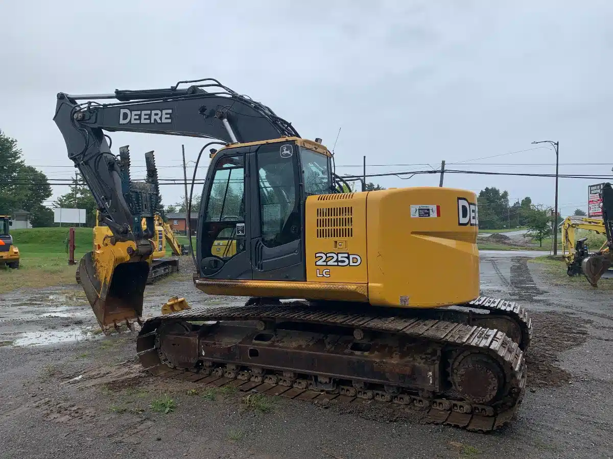 Gallery image 1 for Used 2013 John Deere 225DX Excavator