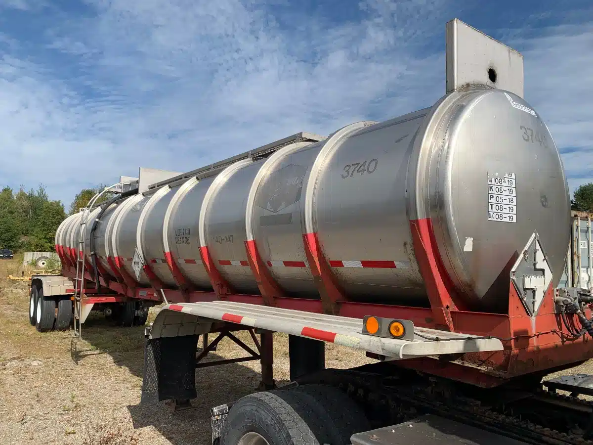 Used 1986 Brenner Citerne 6300 gallons Trailer - Tanker