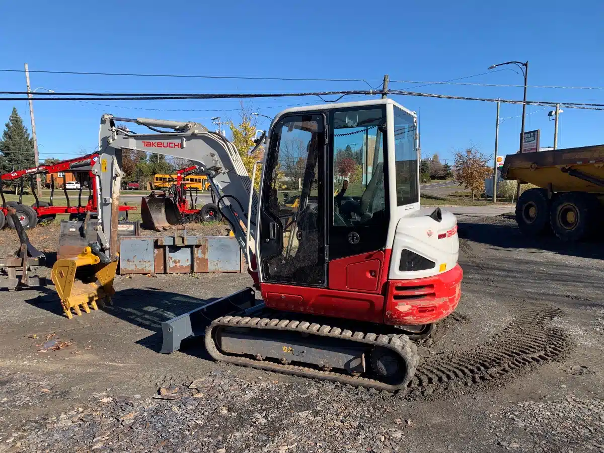 Gallery image 2 for Used 2017 Takeuchi TB240 Excavator