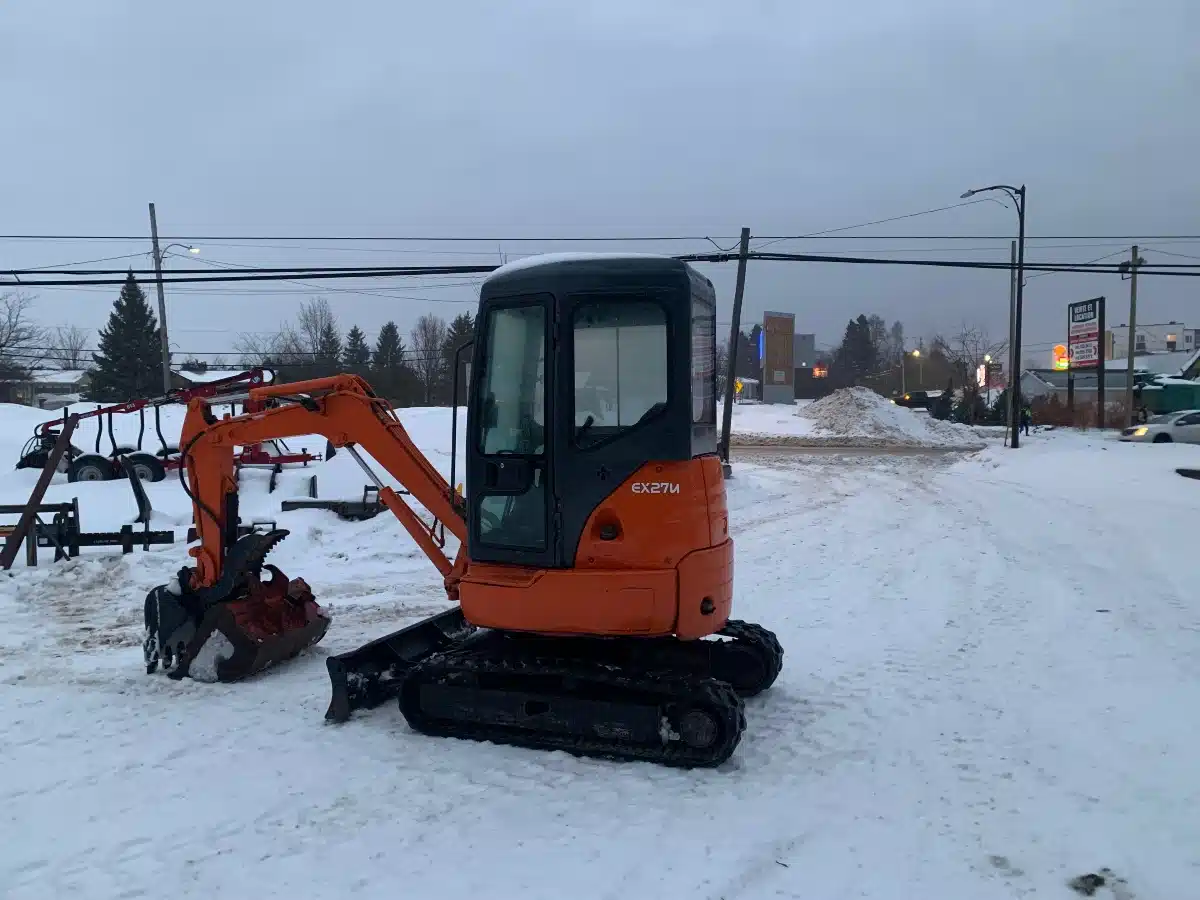 Gallery image 2 for 2001 Hitachi EX-27u Excavator