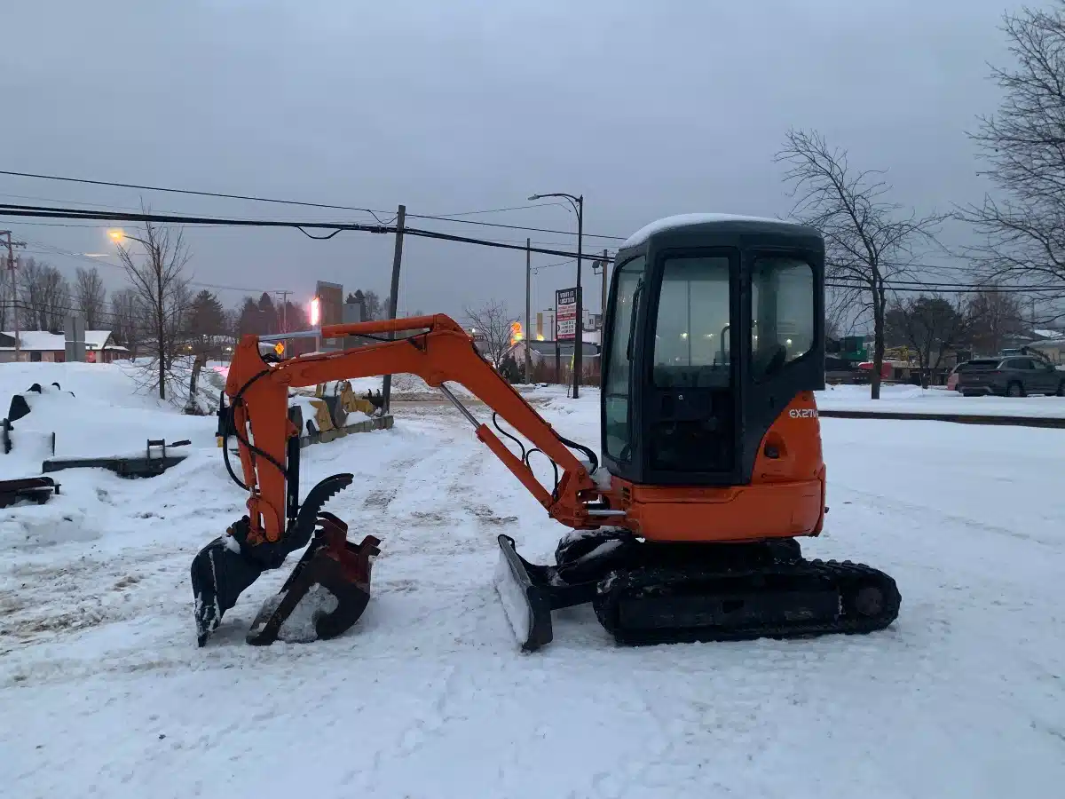 2001 Hitachi EX-27u Excavator