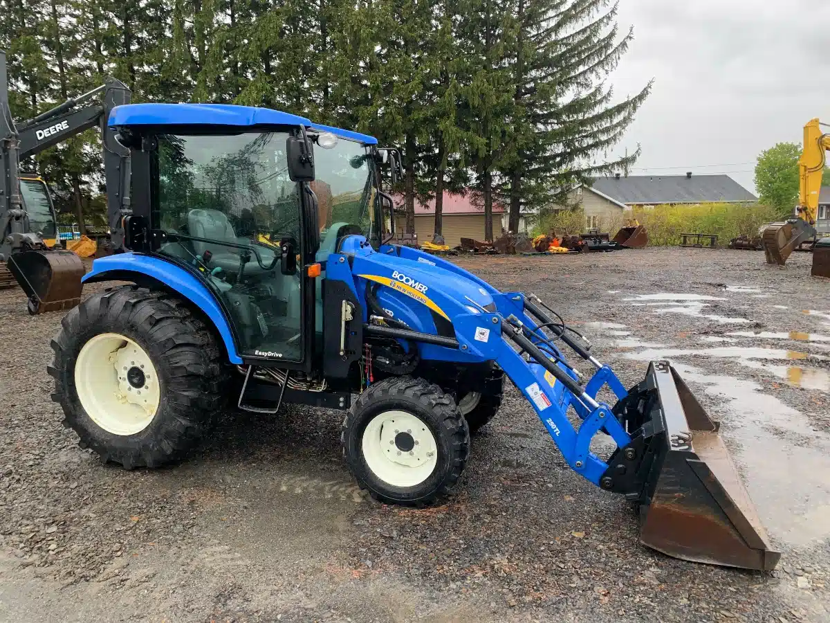 Photo de la Galerie 1 pour 2014 New Holland BOOMER 3050 Tracteur
