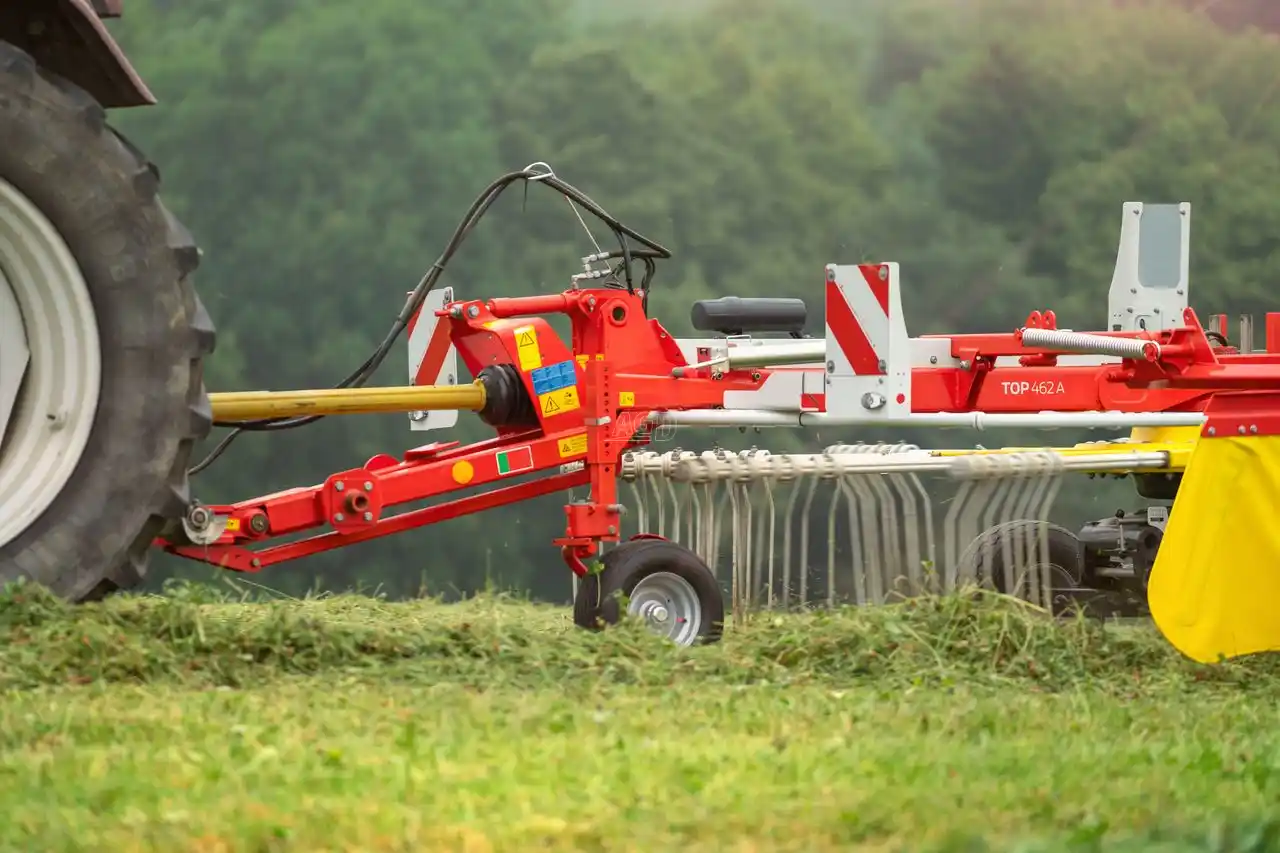 Gallery image 1 for New Pottinger TOP 421 A Rake