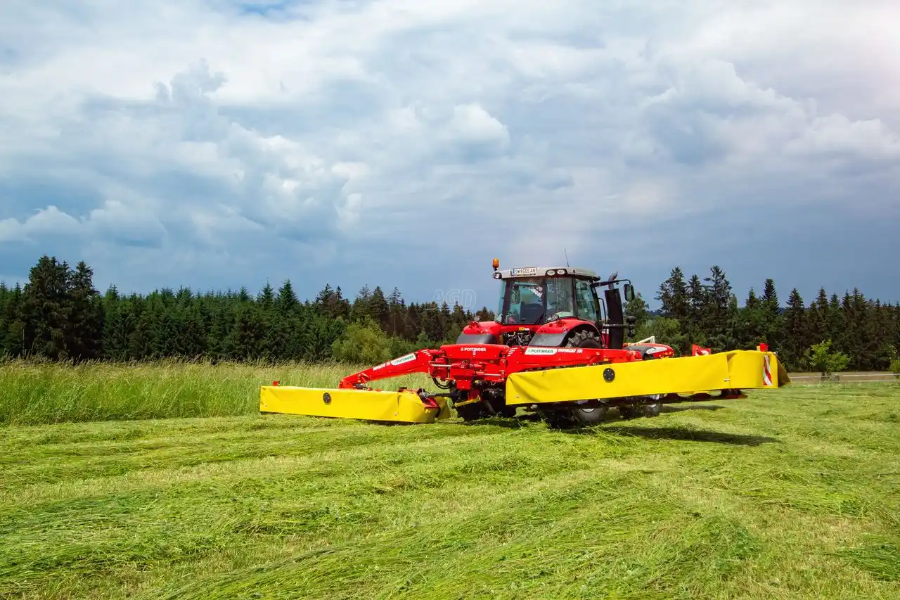 Gallery image 2 for New Pottinger S12 & 301 Mower Conditioner