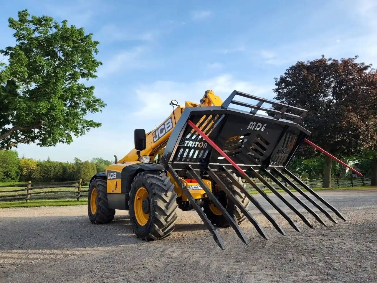Gallery image 2 for New 2024 MDE Machinery Triton 10 ft Range Silage Forks Fork