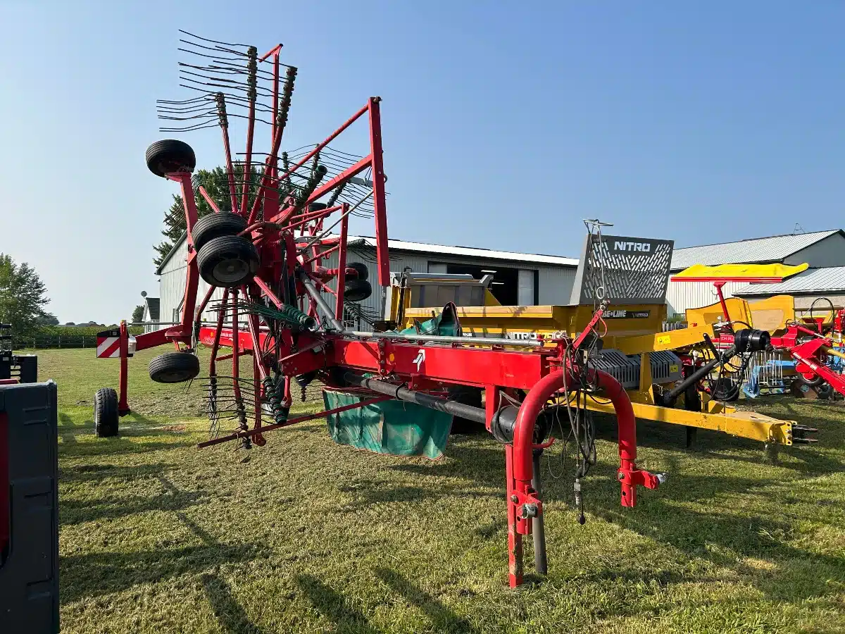 Gallery image 1 for Kverneland Taarup 9469S Vario Rake