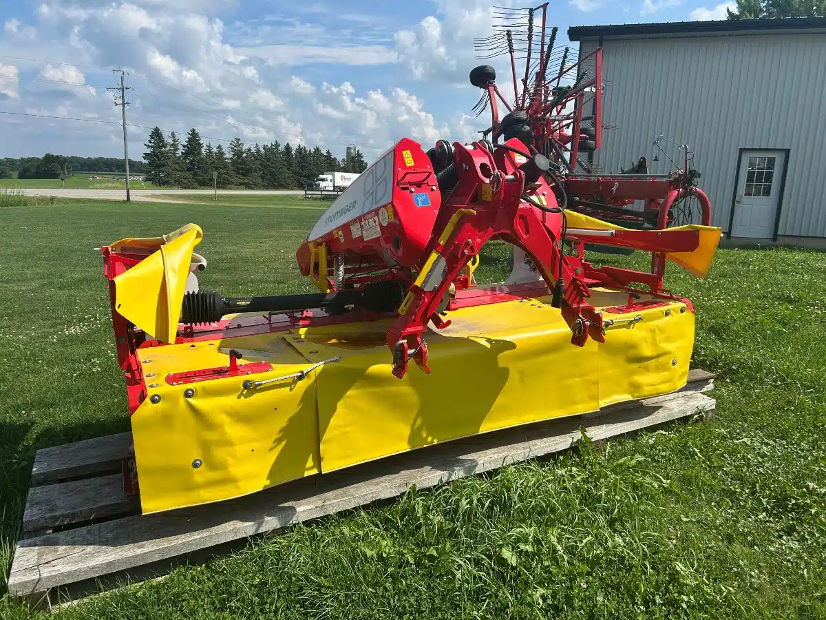 Gallery image 2 for New Pottinger NOVACAT 301 ALPHA PRO Disc Mower Conditioner