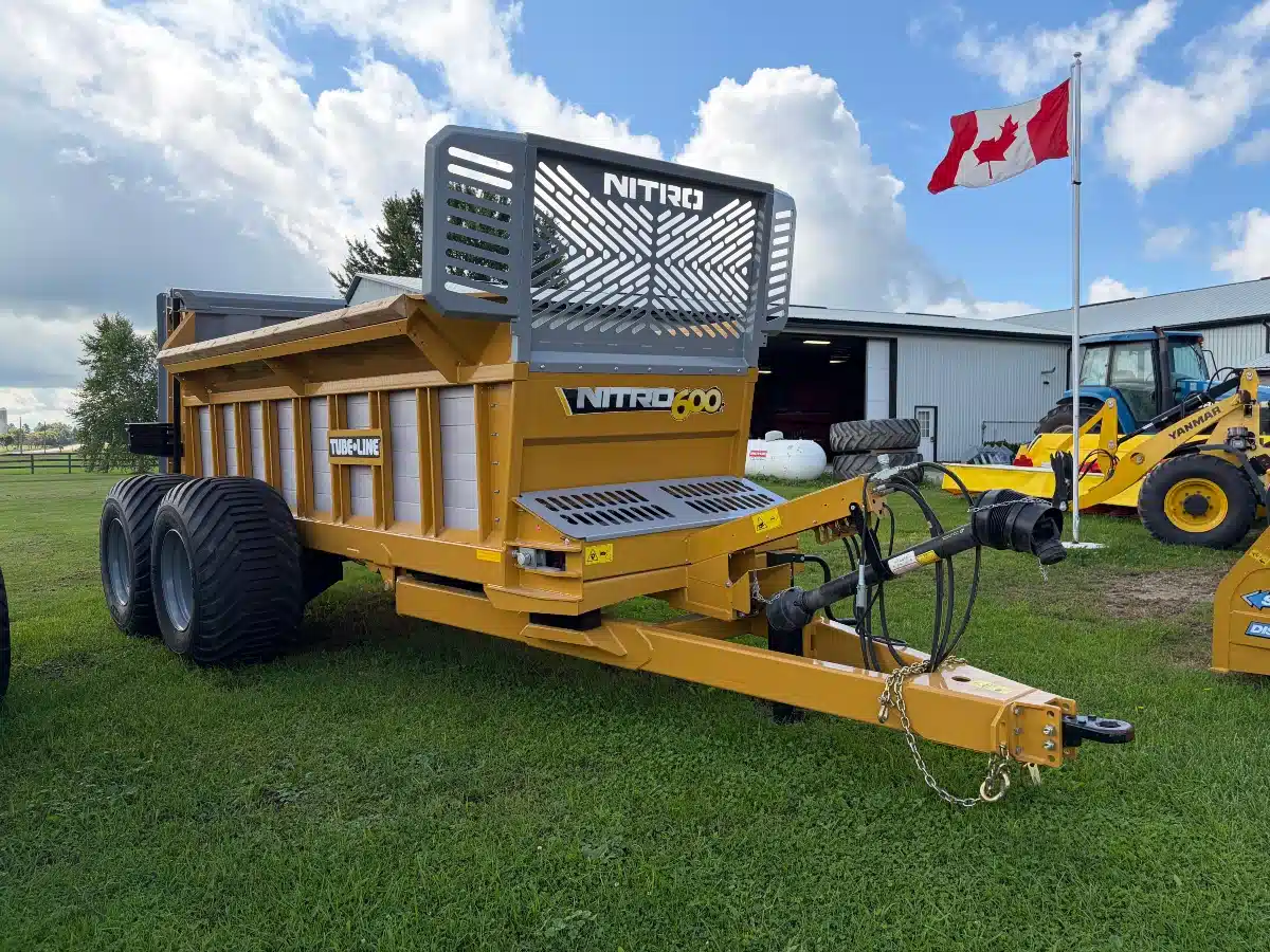 Photo de la Galerie 1 pour Tubeline Manufacturing NITRO 600 Épandeur à fumier