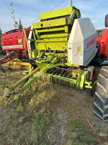 Gallery image 1 for Used 2005 CLAAS VARIANT 260 Round Baler