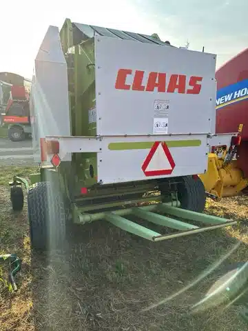 Gallery image 2 for Used 2005 CLAAS VARIANT 260 Round Baler