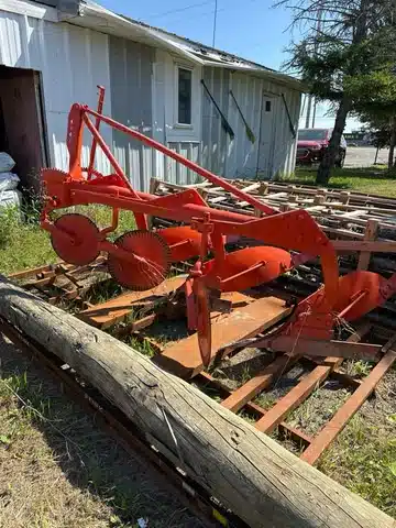 Gallery image 1 for 0000 Kverneland 3 FURROWS Plow