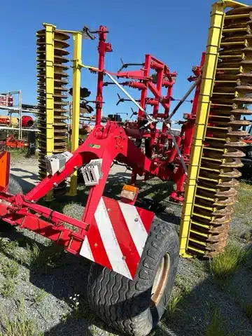 Gallery image 2 for Used 2013 Pottinger SYNKRO6030 NOVA Disc