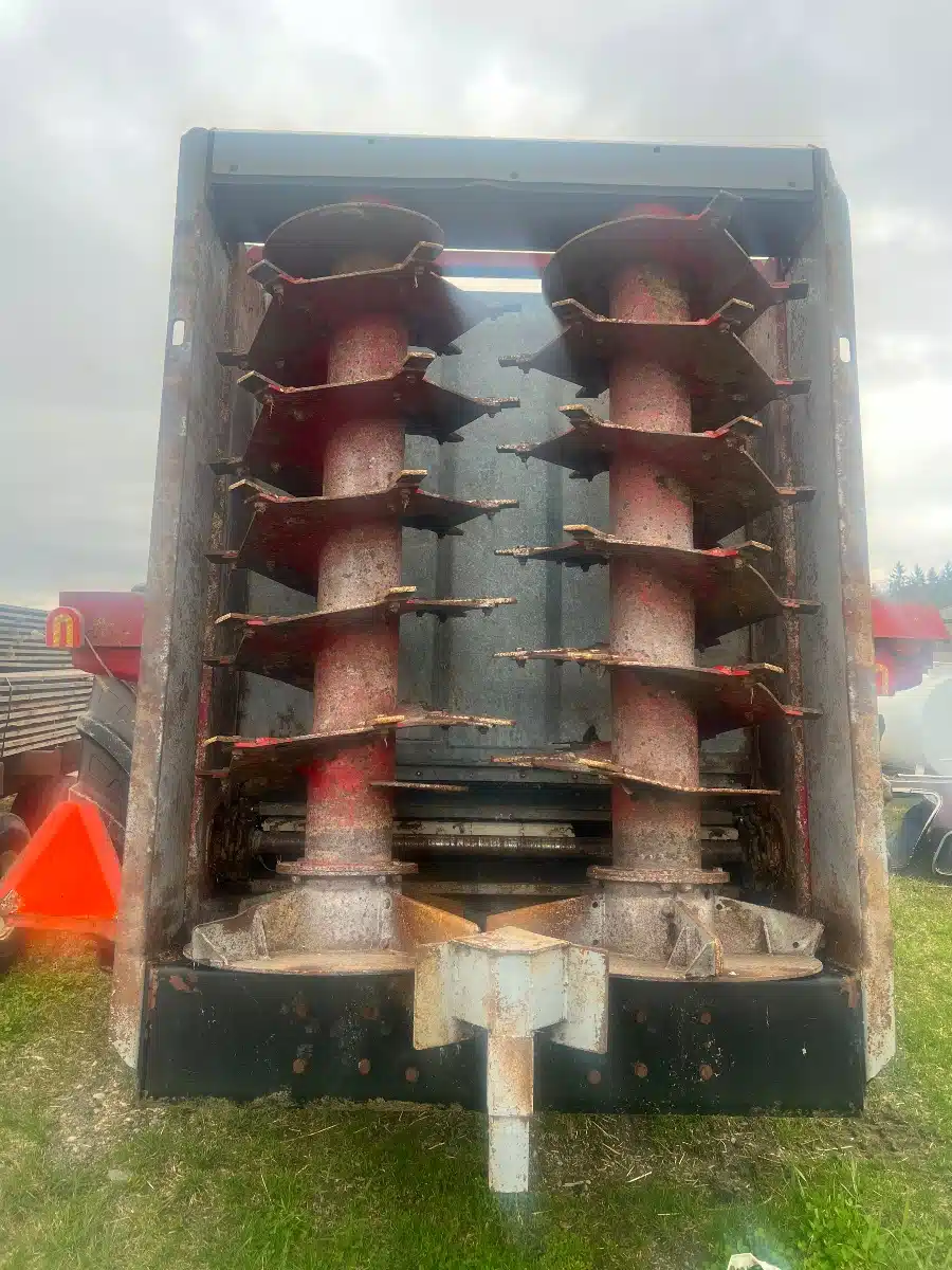 Gallery image 2 for Used 2014 Tubeline Manufacturing Ltd Nitro VShotX2 600 Manure Spreader