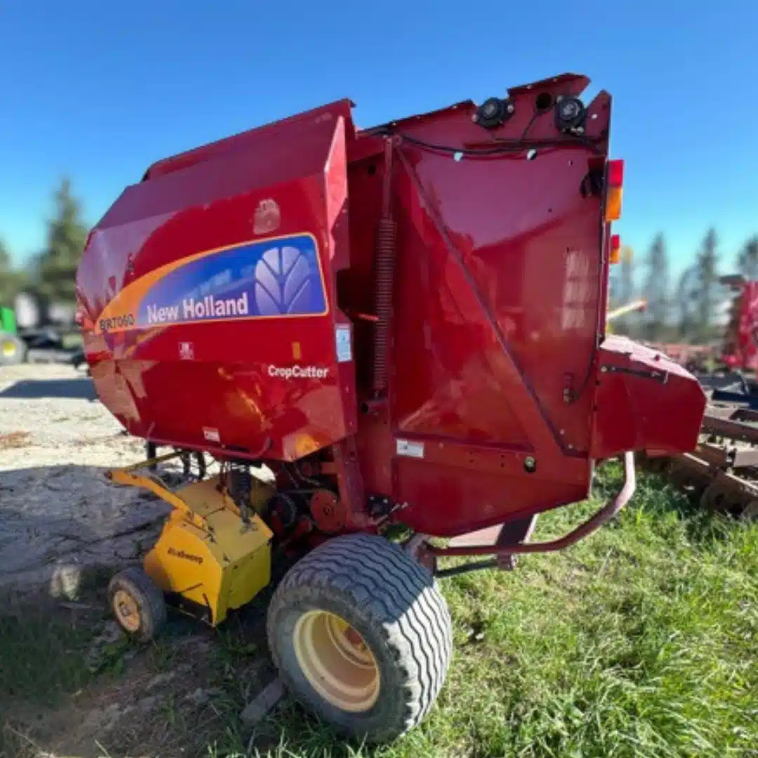 Gallery image 2 for Used 2014 New Holland BR7060 Round Baler