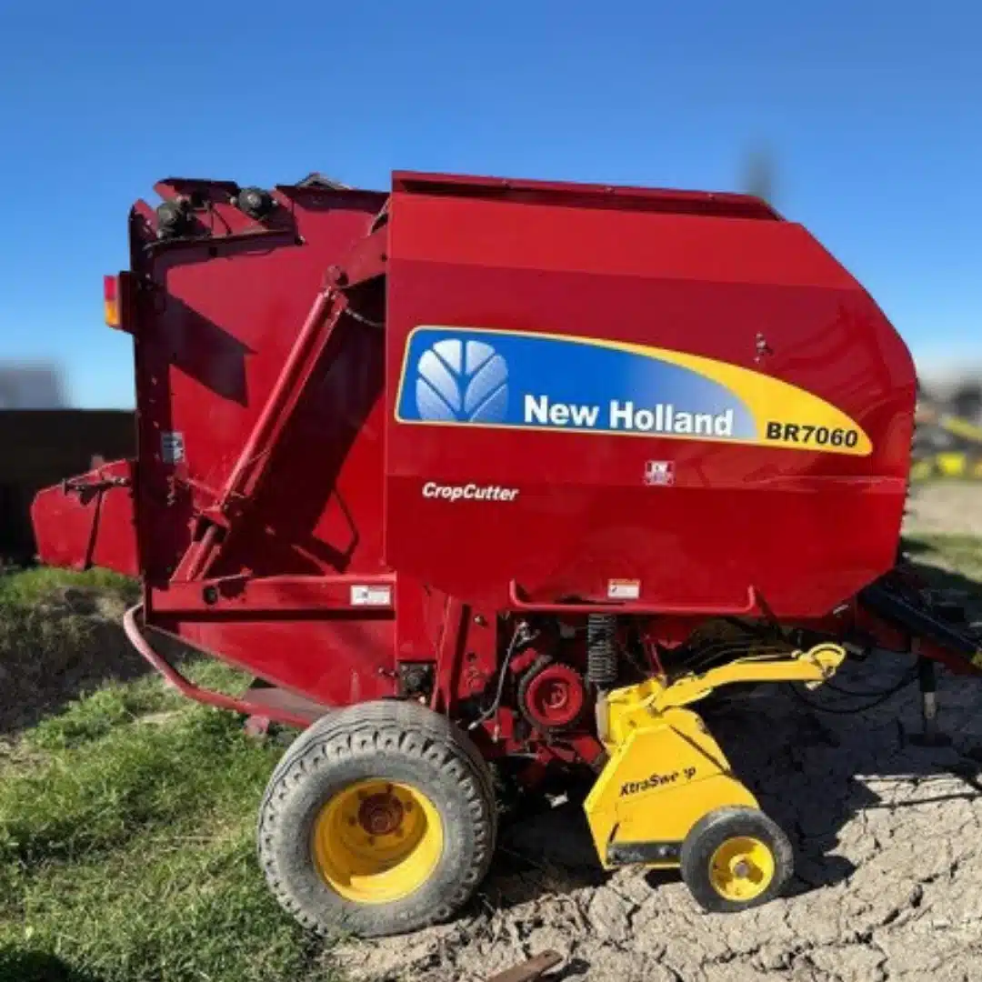 Used 2014 New Holland BR7060 Round Baler