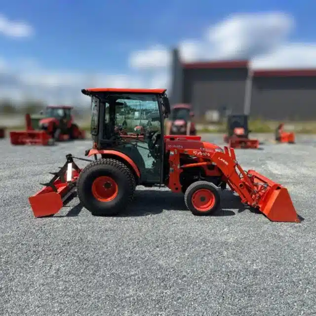 Gallery image 2 for Used 2020 Kubota LX3310 Tractor