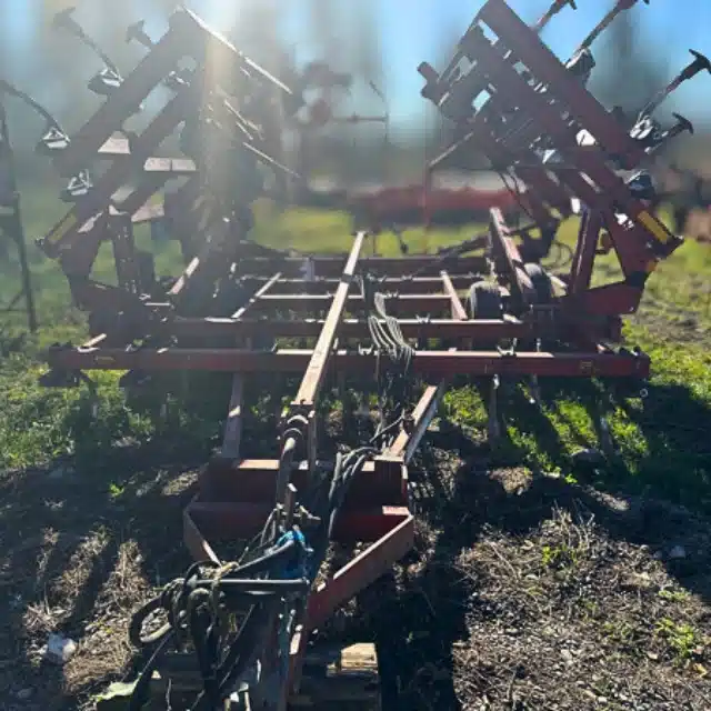 Gallery image 2 for 2000 Case IH 4300 Cultivator