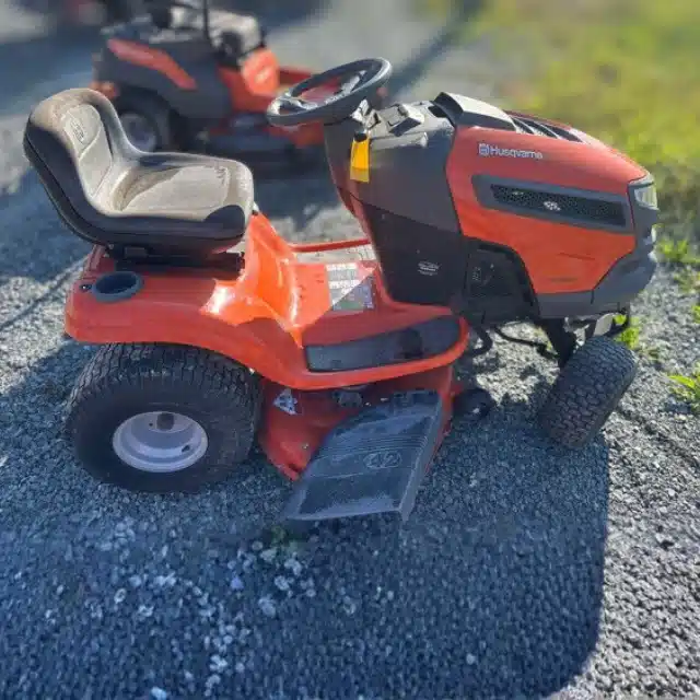 Gallery image 2 for 2022 Husqvarna YTH18542 Lawn Tractor