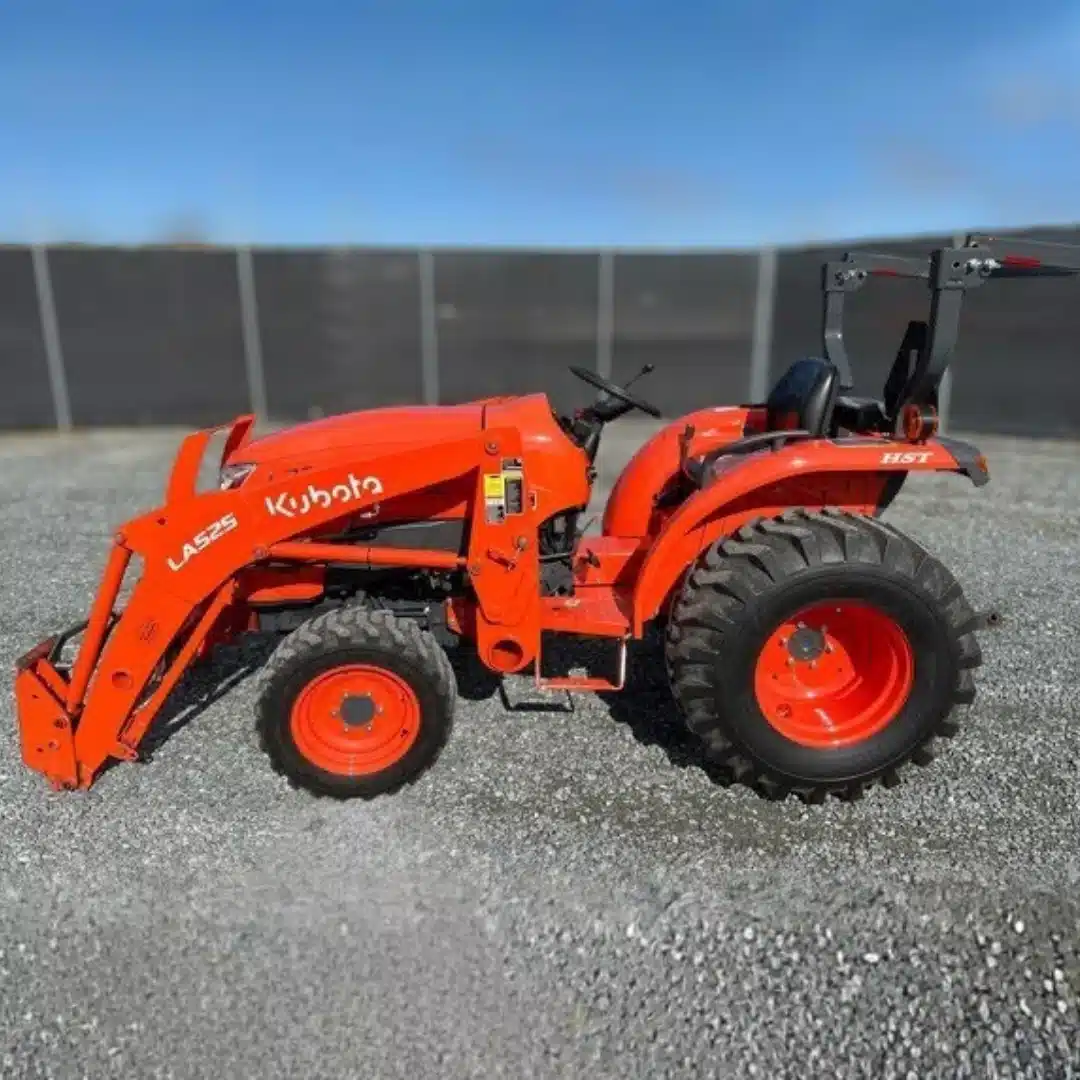 Gallery image 1 for 2021 Kubota L3901HST Tractor