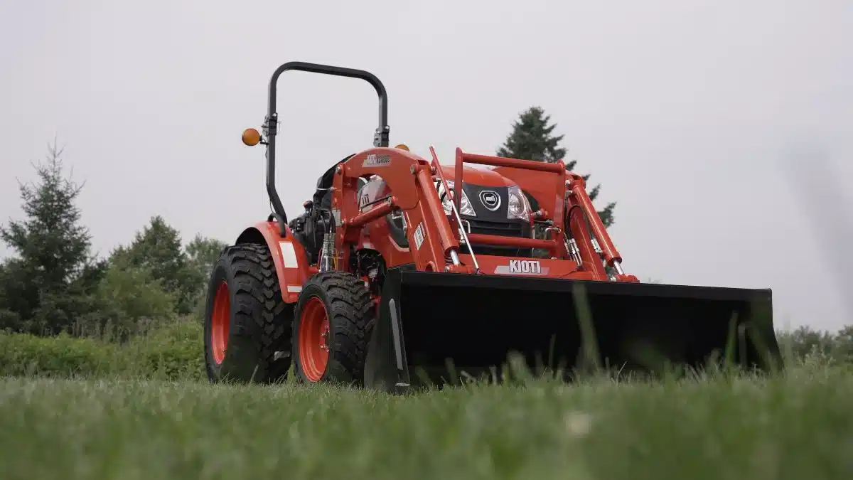 Gallery image 2 for New 2024 Kioti CK2620 Tractor