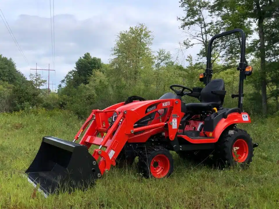 Gallery image 2 for New 2024 Kioti CS2220 Tractor