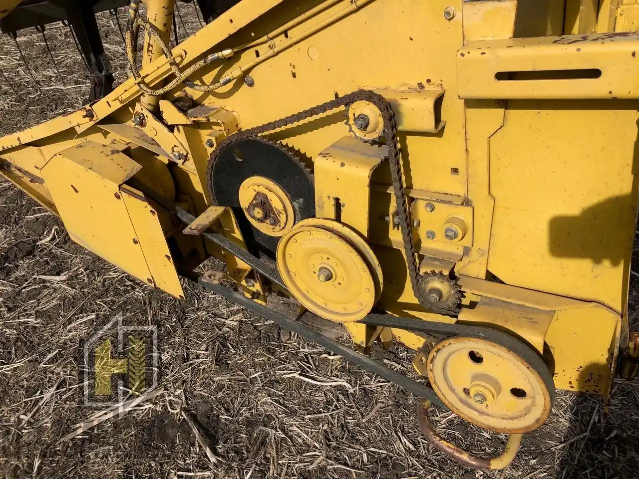 Gallery image 2 for Used New Holland 971 Header - Auger