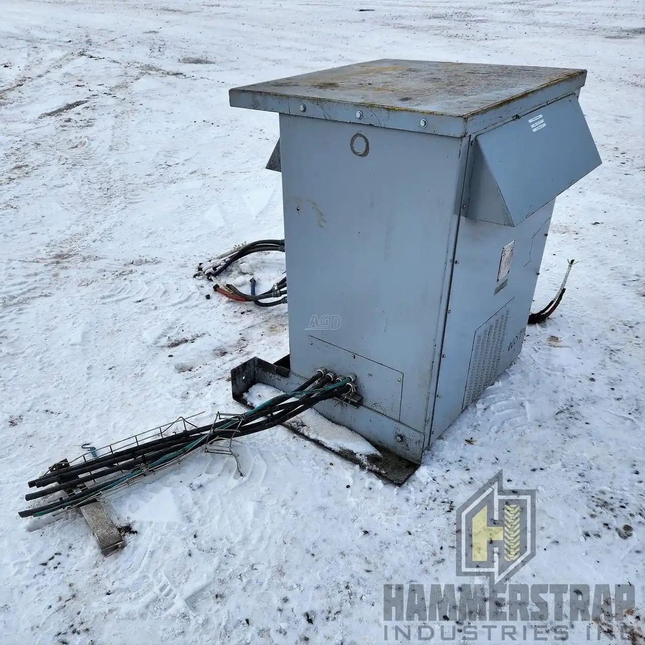 Gallery image 1 for Used WESTINGHOUSE 8E0296 480V to 120 / 208V 300KVA Transformer Miscellaneous