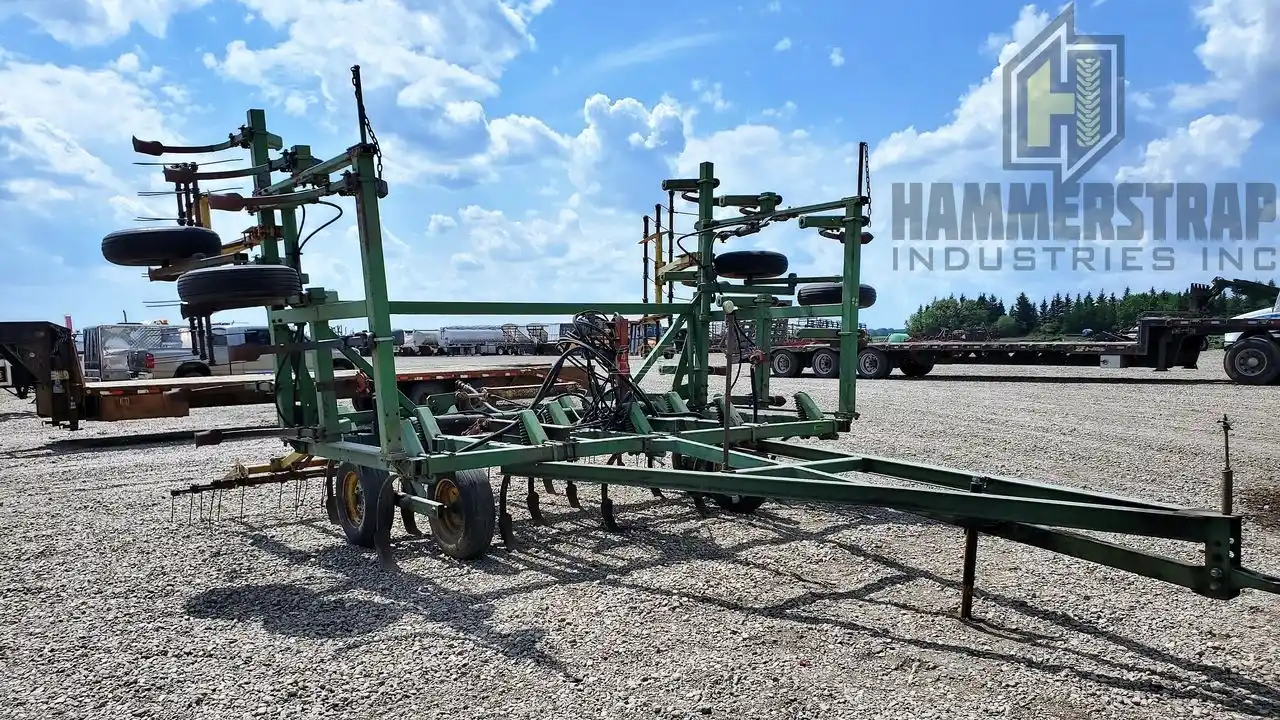 Gallery image 1 for Used John Deere 1600 Cultivator