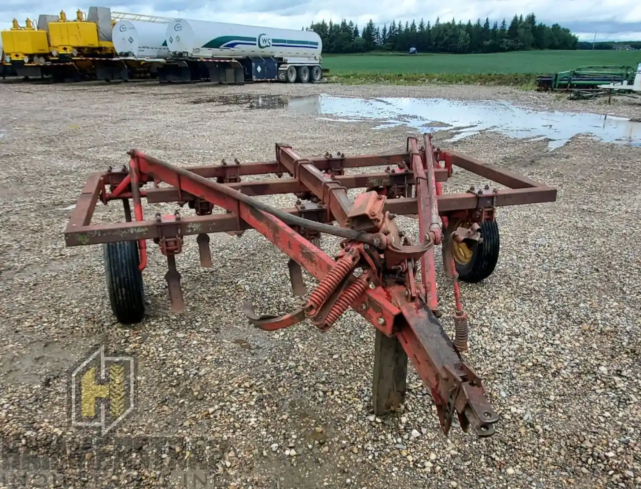 Gallery image 2 for Used Massey Ferguson 124 Cultivator