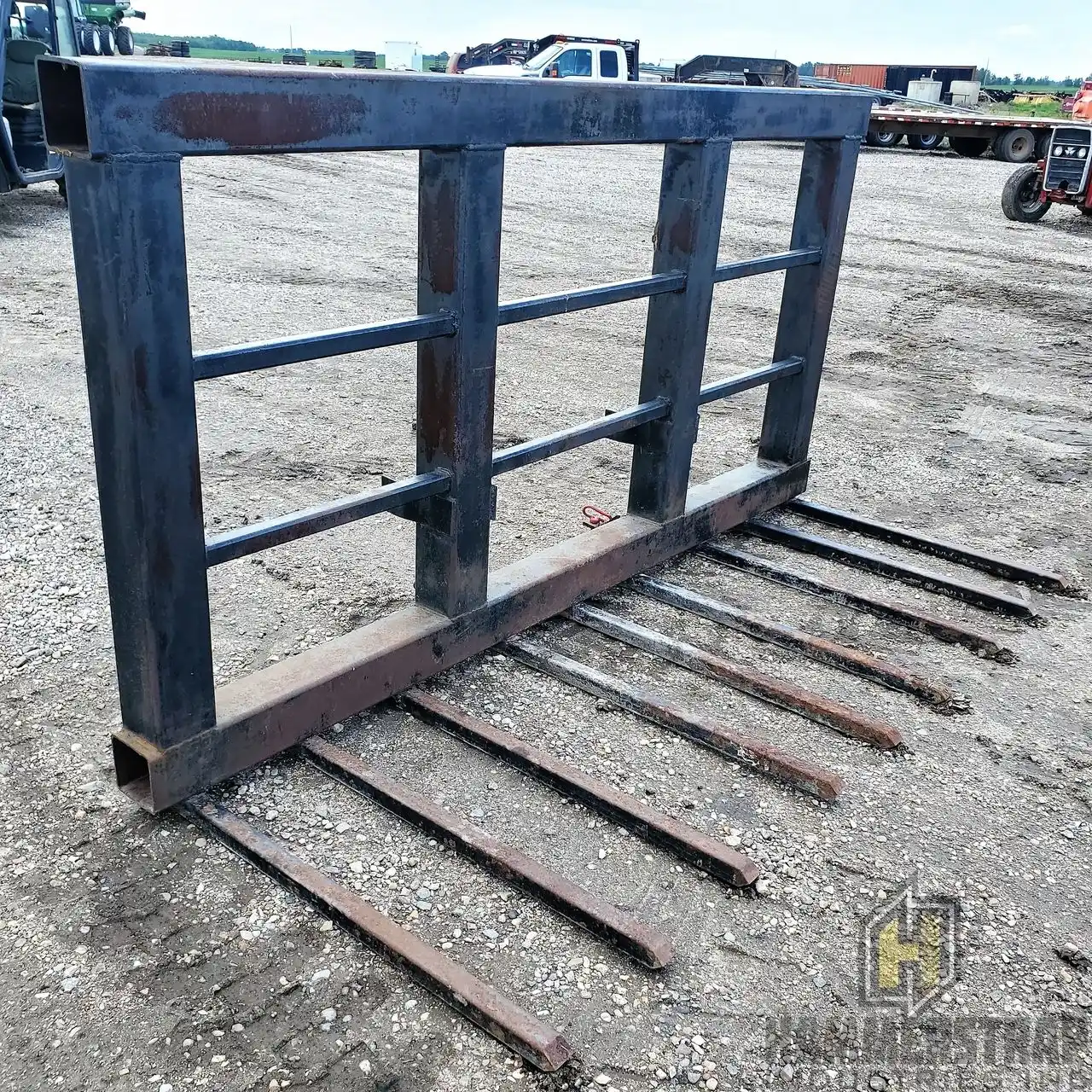 Gallery image 2 for Used Unspecified 118 inch Bale Stooker Bale Stooker