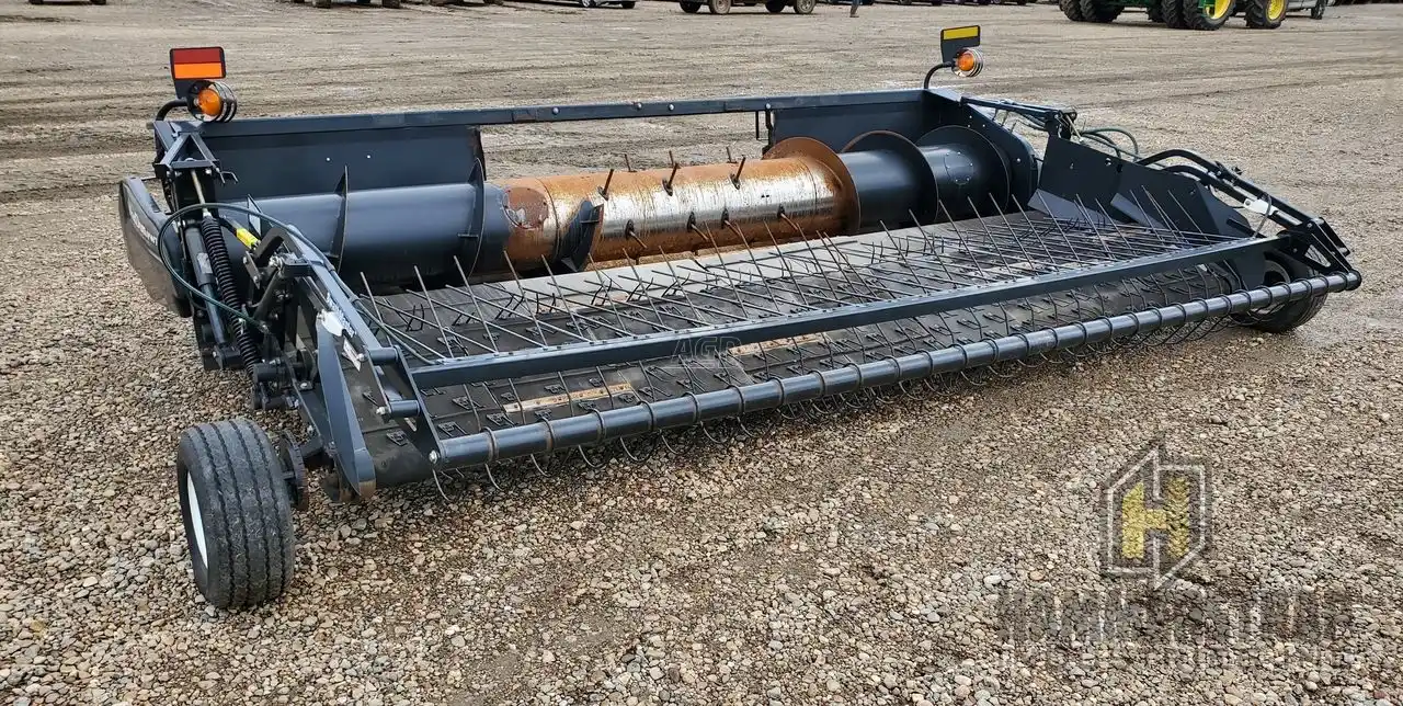 Gallery image 1 for Used MacDon PW7 Header
