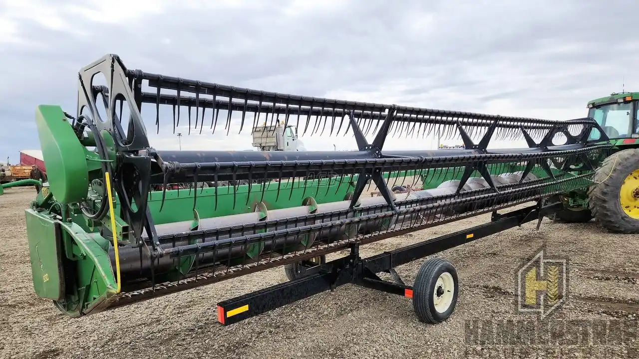 Gallery image 2 for Used 1995 John Deere 930 Header