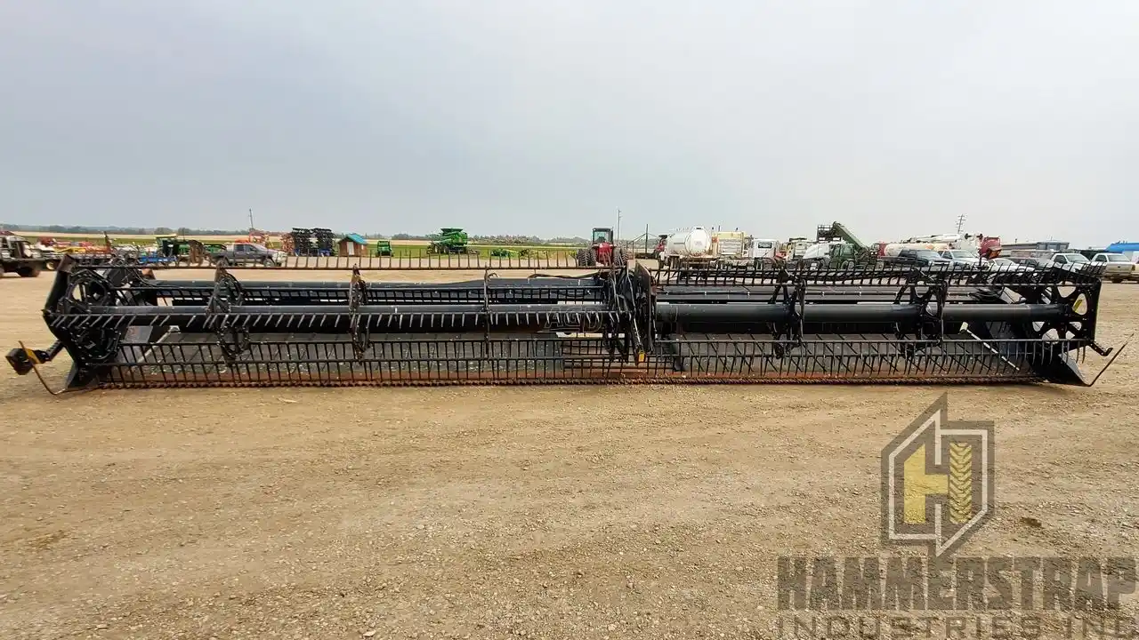 Gallery image 2 for Used 2004 MacDon 973 Header - Draper