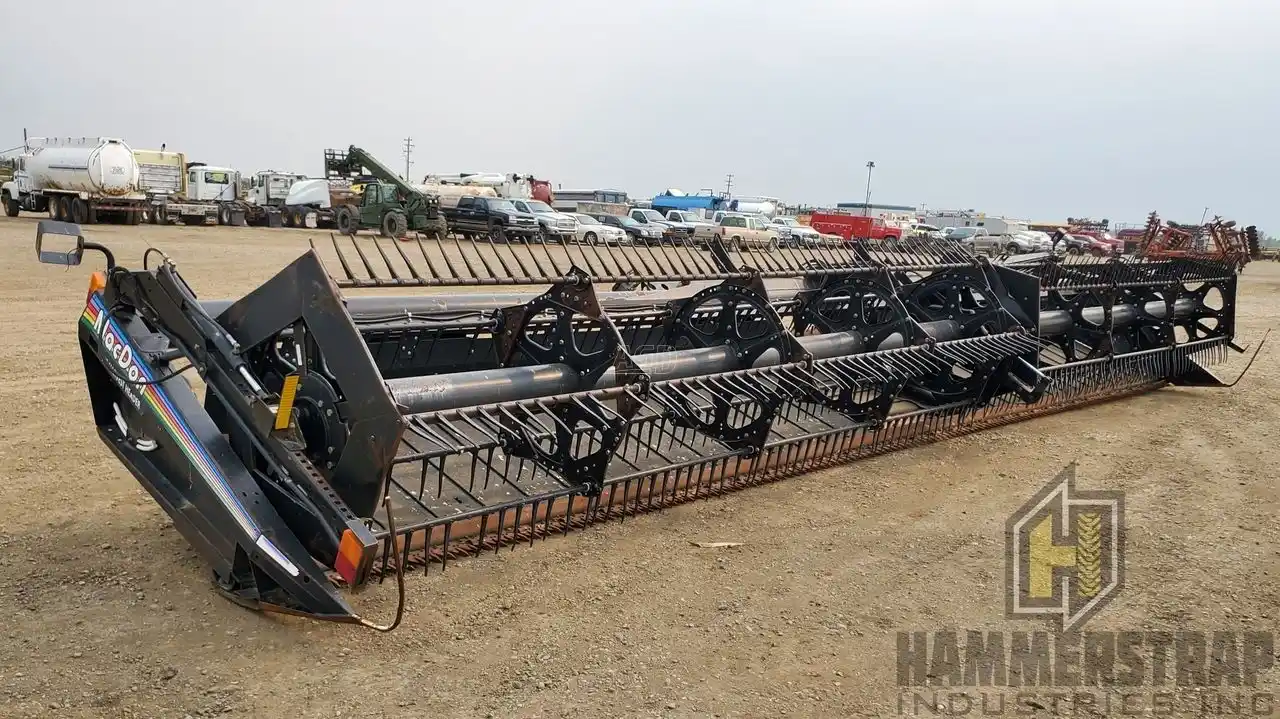 Gallery image 1 for Used 2004 MacDon 973 Header - Draper