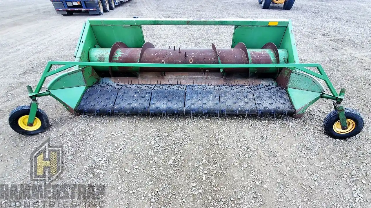 Gallery image 2 for Used John Deere 212 Header