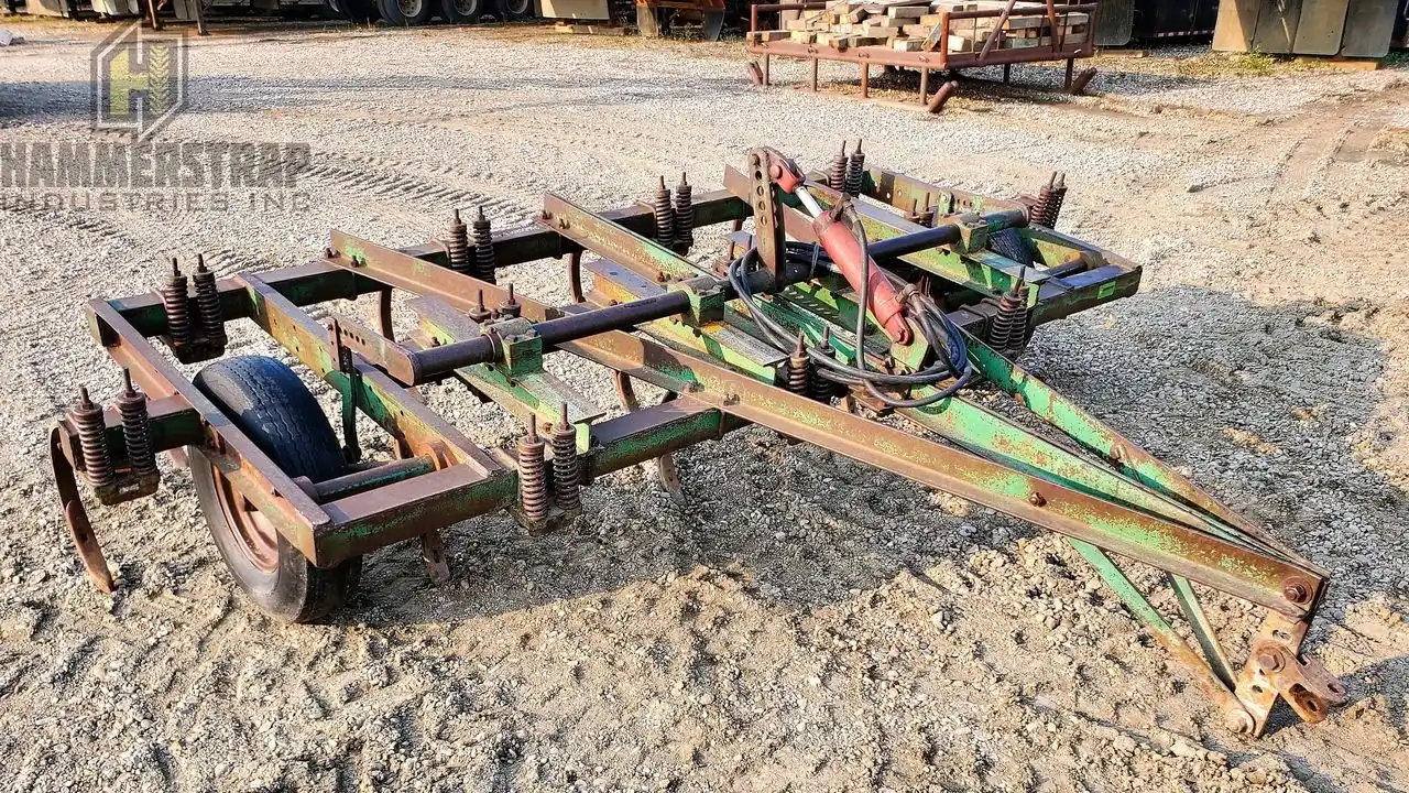 Gallery image 1 for Used John Deere 12 Ft 6 inch Cultivator
