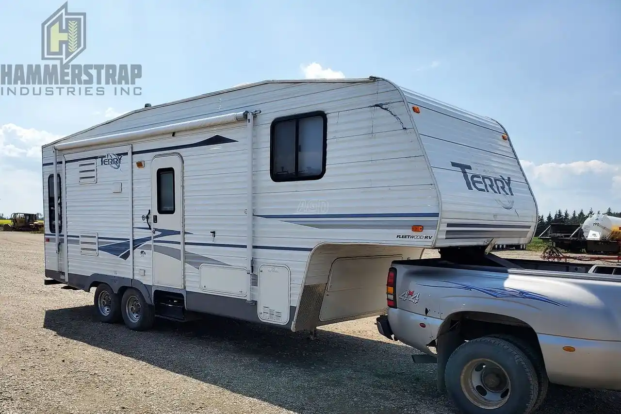 Gallery image 2 for Used 2004 Fleetwood 225RLDS Trailer - RV