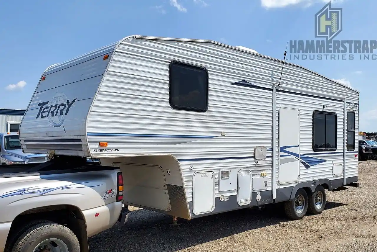Gallery image 1 for Used 2004 Fleetwood 225RLDS Trailer - RV