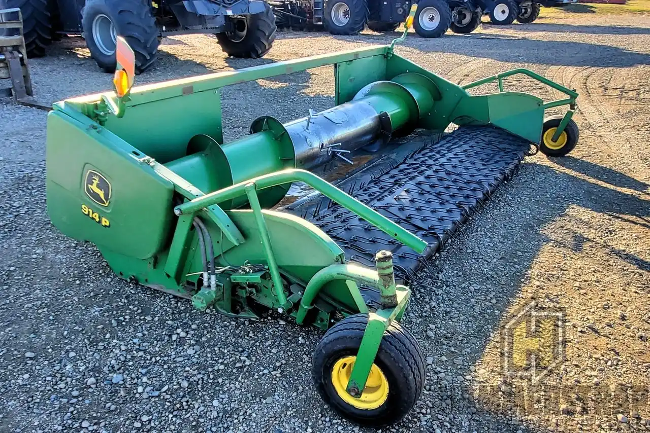 Gallery image 2 for Used John Deere 914P Header - Pickup