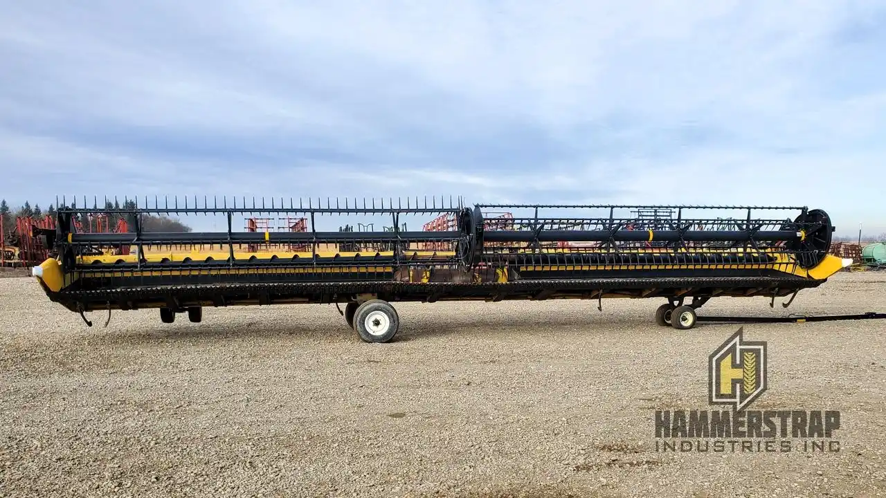 Gallery image 2 for Used 2014 New Holland 880CF Header - Draper
