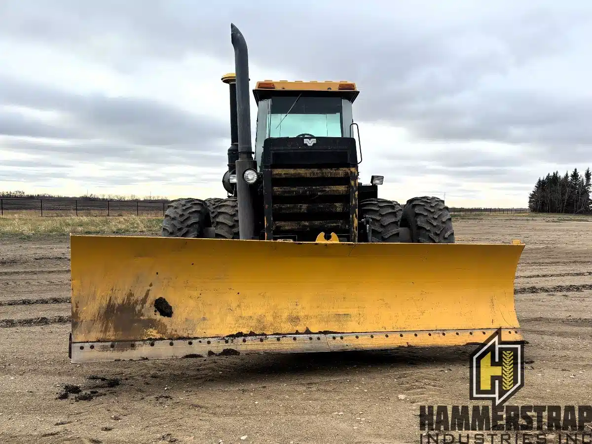 Gallery image 2 for Used 1985 Versatile 856 Tractor