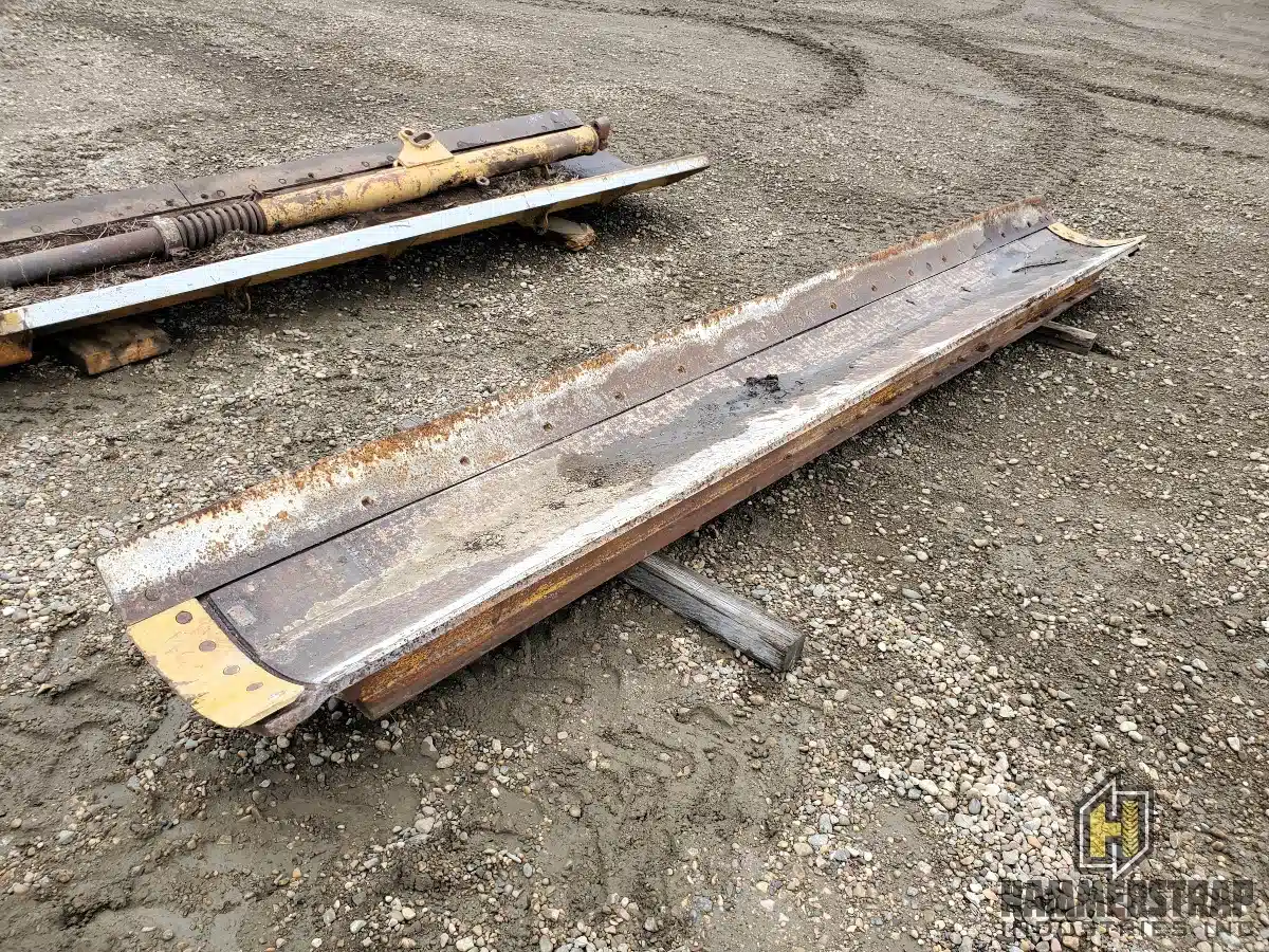 Gallery image 2 for Used Caterpillar Motor Grader 16 Ft Moldboard Blade Grader