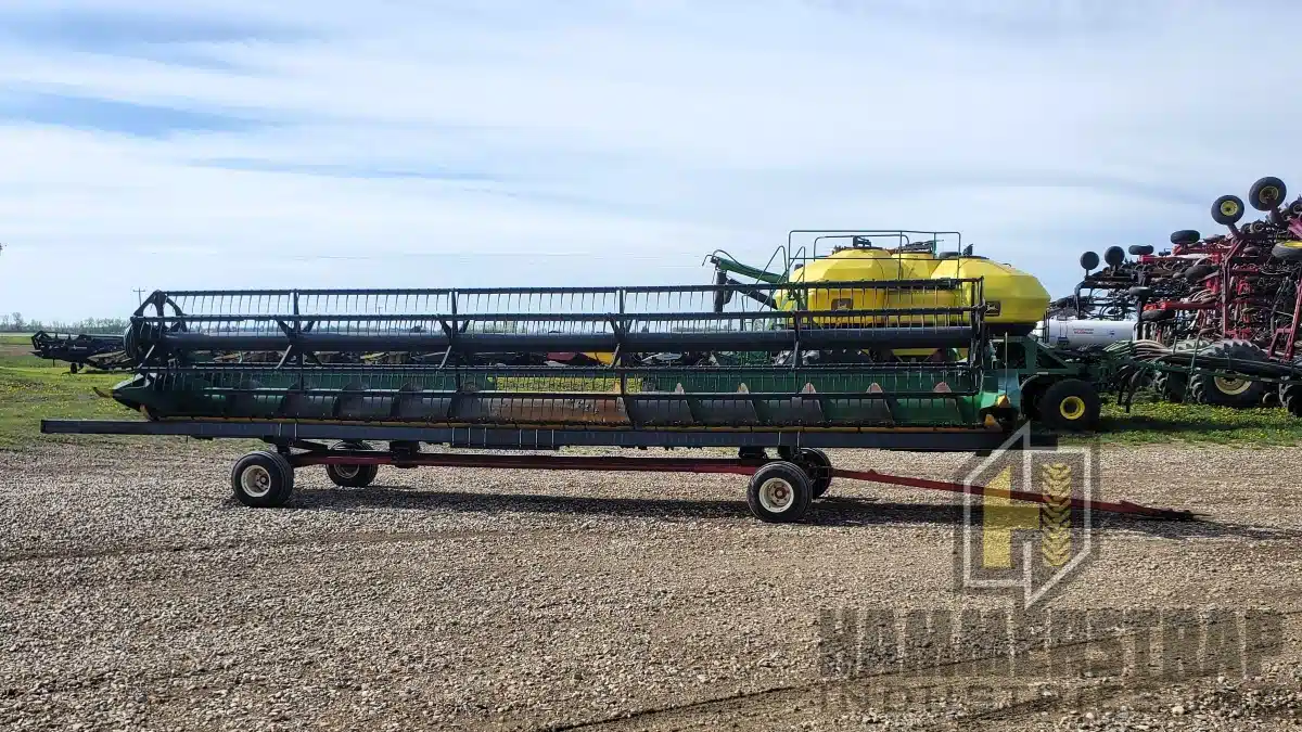 Gallery image 2 for Used 1998 John Deere 930 Header - Auger