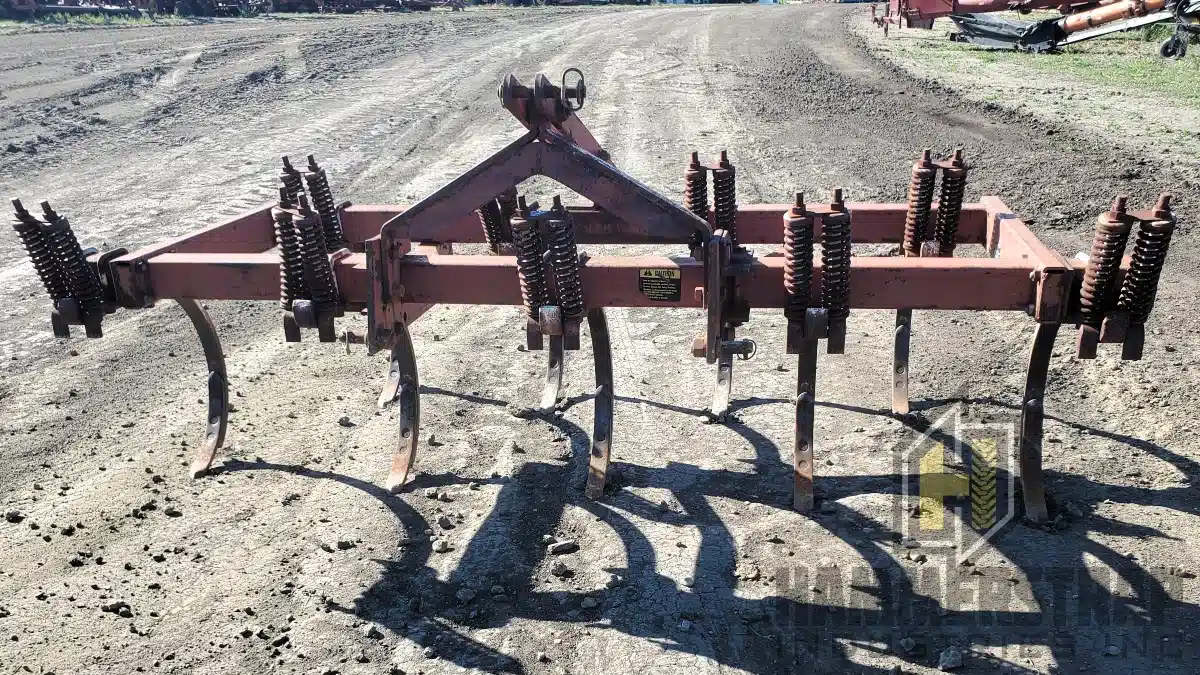 Gallery image 2 for Used International 55 Chisel Plow