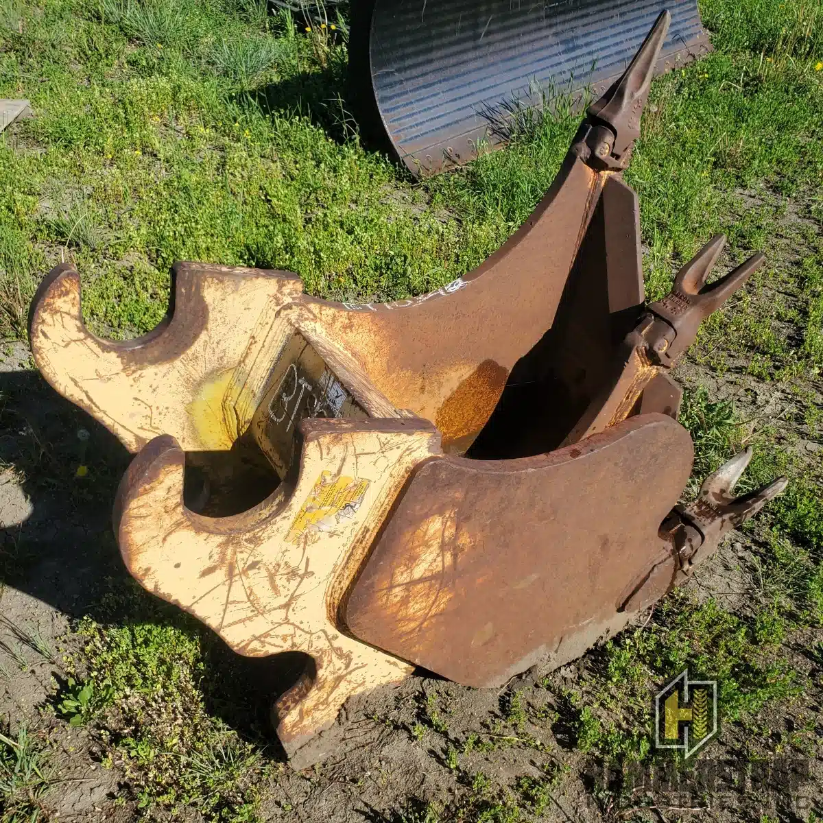Gallery image 2 for Used Unspecified Excavator Hoe Multi Ripper Bucket