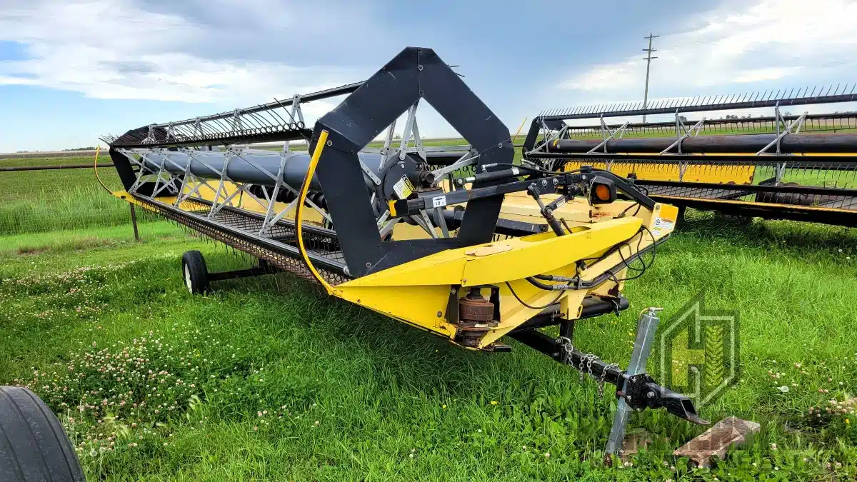 Gallery image 1 for Used 1998 Honey Bee CP30 Header - Draper