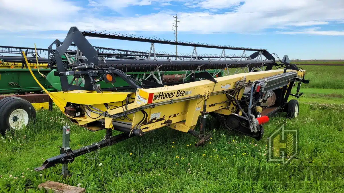 Gallery image 2 for Used 1998 Honey Bee CP30 Header - Draper