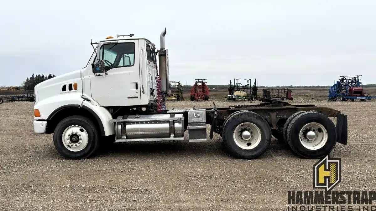 Gallery image 2 for 2007 Sterling L9500 Semi-Truck